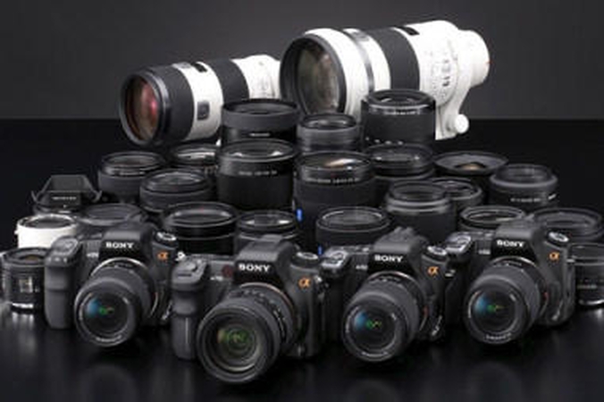Pasirodė nauji „Sony“ veidrodiniai fotoaparatai