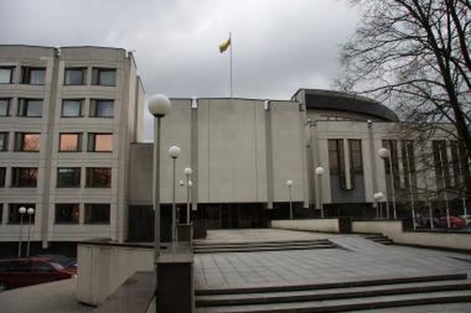 Vyriausybė bazinės algos mažinimą vėl svarstys penktadienį 