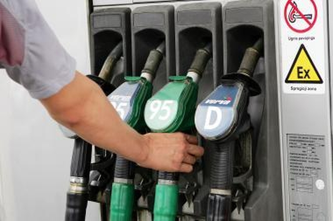 Automobilinis kuras vilioja vagis