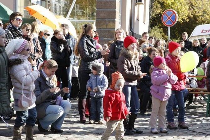 "Klaipėdos" jubiliejų miestiečiai šventė "Saulėto rudens" šventėje 