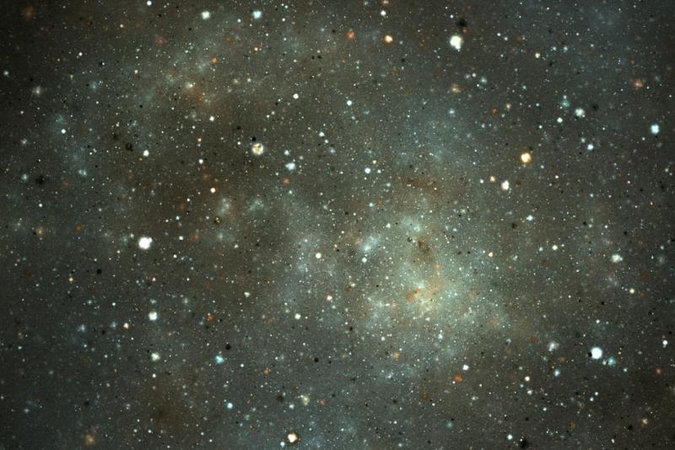 Astronomus suglumino dingęs žvaigždę supantis didžiulis dulkių žiedas