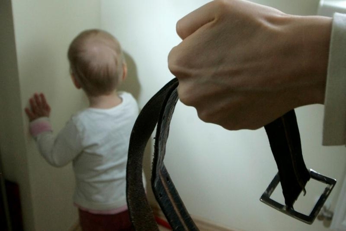 Vaikų namų auklėtinis: turėjau stebėti, kaip auklėtoja maudosi nuoga