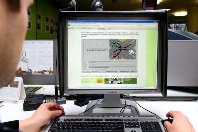 Nauji reikalavimai vairavimo mokykloms kelia aistras  