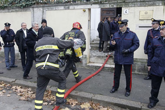 Italijos policija Graikijos ambasadoje neutralizavo siuntinyje paslėptą bombą