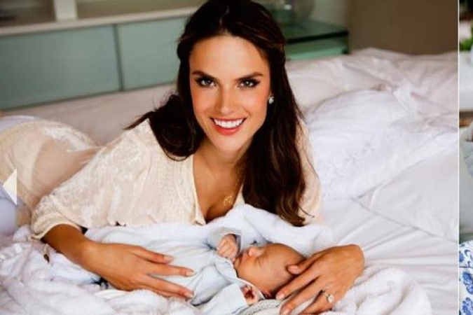 Alessandra Ambrosio paskelbė savo mažylio nuotraukas