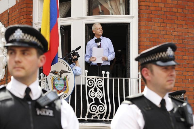 „WikiLeaks“ įkūrėjas J. Assange'as jaučiasi gerai