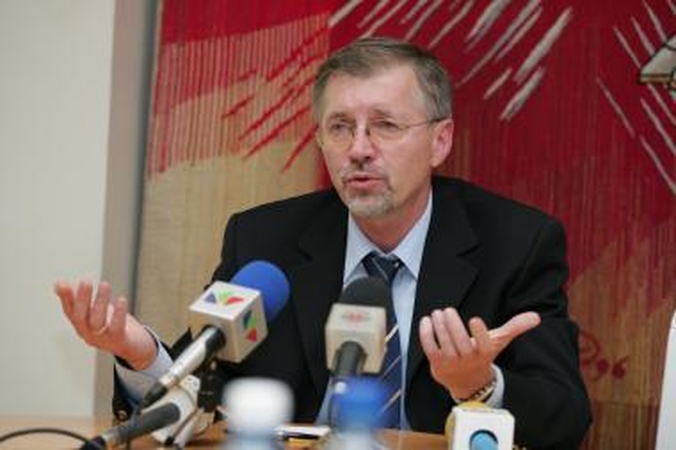 Vyriausybė neskuba pildyti pažadų studentams