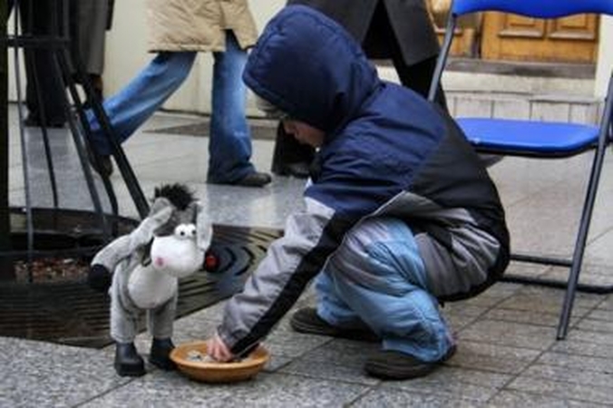 Tyrimas: sostinėje vaikai elgetauja savo noru