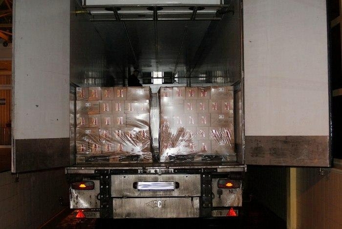 Vilkikai gabeno 165 tūkst. litų vertės kontrabandines cigaretes