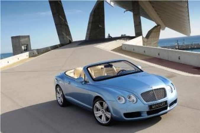 Galingiausias „Bentley" kabrioletas