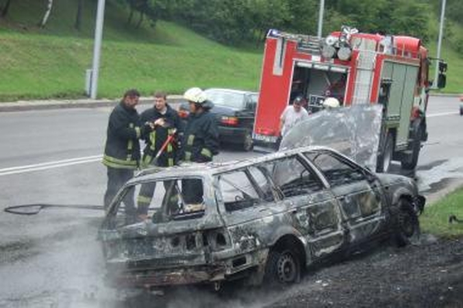 Kaune sudegė automobilis (nuotr.) 