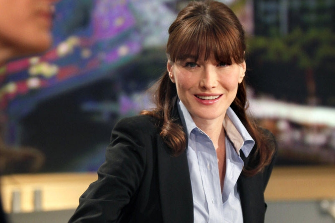 N.Sarkozy tėvas patvirtino, kad Carla Bruni iš tiesų laukiasi