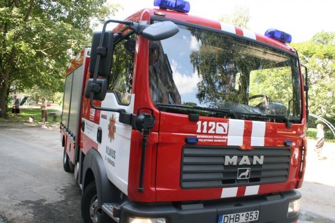 Apvirtęs sunkvežimis blokavo kelią Via-Baltica (papildyta)