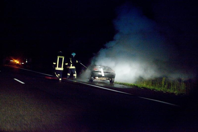 Autostradoje užsidegė automobilis