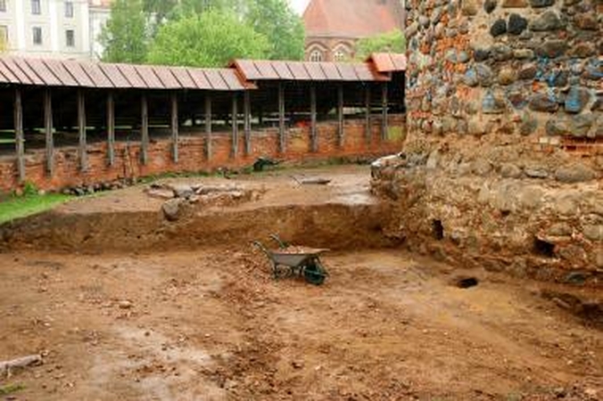 Archeologai mena Kauno pilies mįsles