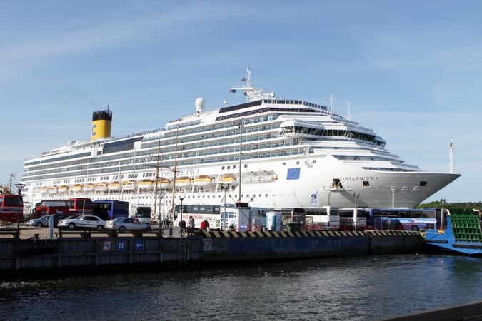 Klaipėdoje - milžiniškas kruizinis laivas "Costa Pacifica"