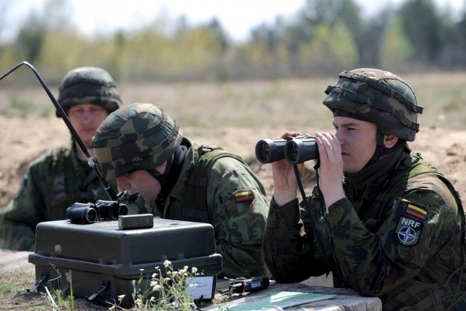Per NATO ministrų susitikimą pabrėžtas nepakankamas gynybos finansavimas 