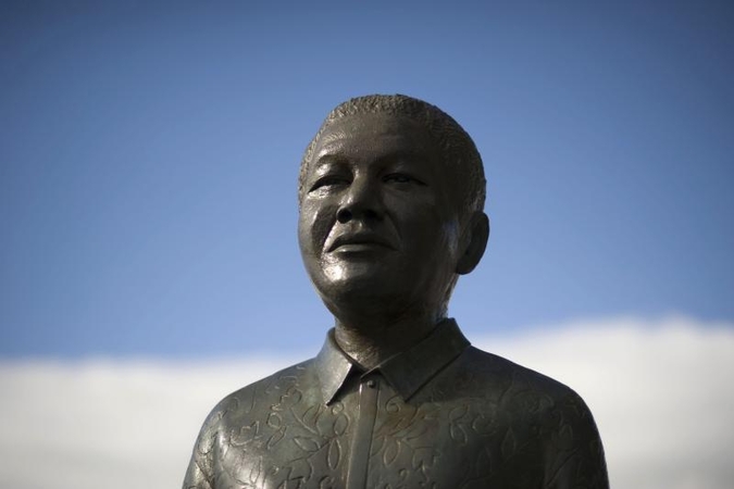 N. Mandela: po beveik metų pertraukos – prieš televizijos kameras