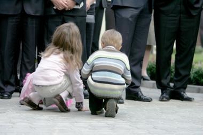 Tėvai protestuos prie Vyriausybės, nors jiems neleista (papildyta)