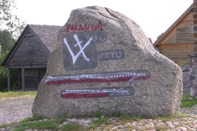 Lenkijos ministras incidentus Punske laiko vandalizmo aktais