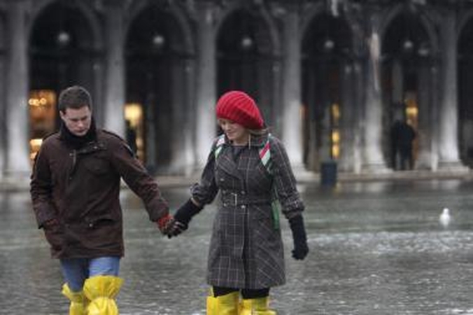 Liūtys užtvindė Italijos sostinę