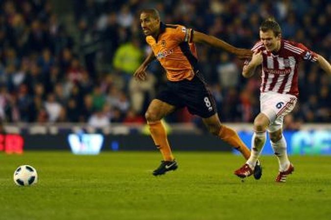 „Stoke City“ užtikrintai įveikė „Wolves“ 