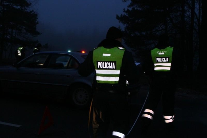 Po neblaivių jaunuolių muštynių du sulaikyti, dviem susiūtos žaizdos
