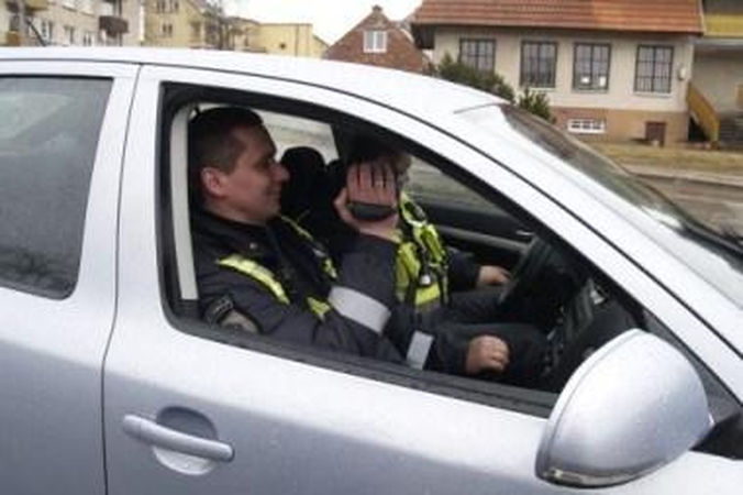 Kretingoje patruliuoja nežymėtas policijos automobilis