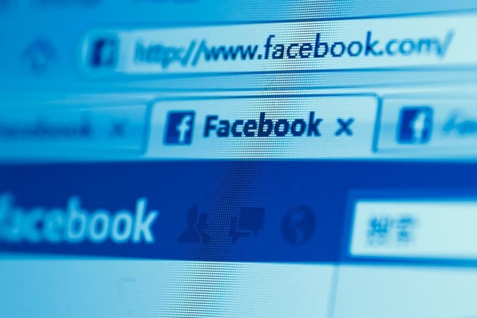Parduoti vaikus motina norėjo „Facebook‘u“