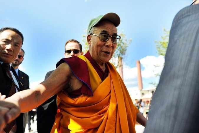 Dalai Lama teigia pats parinksiantis savo įpėdinį
