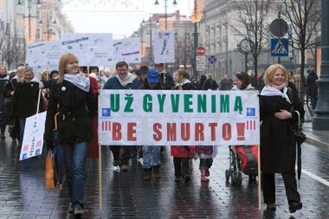Prieš nepilnamečius ranką pakelia artimiausi žmonės