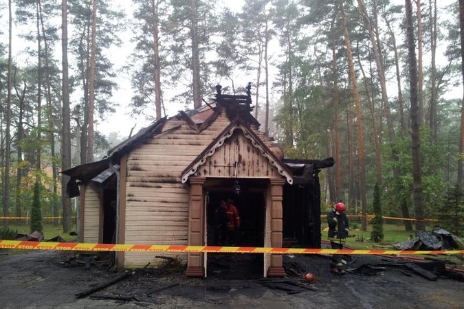Kulautuvos bažnyčią suniokojo ugnis, įtariamas padegimas
