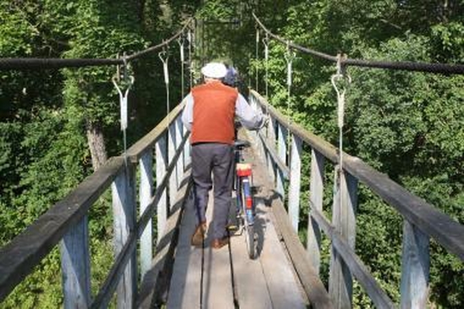 Nuotykių mėgėjų laukia nemokama ekstremali pramoga - supuvęs tiltas