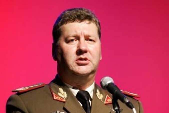 Kadenciją baigiantis kariuomenės vadas Seime palydėtas plojimais