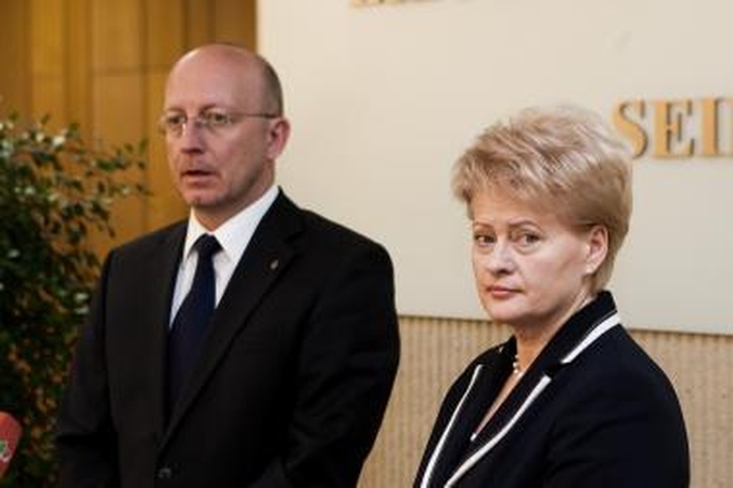 Politikai, išskyrus A.Valinską, diplomatiškai vertina Prezidentės pranešimą