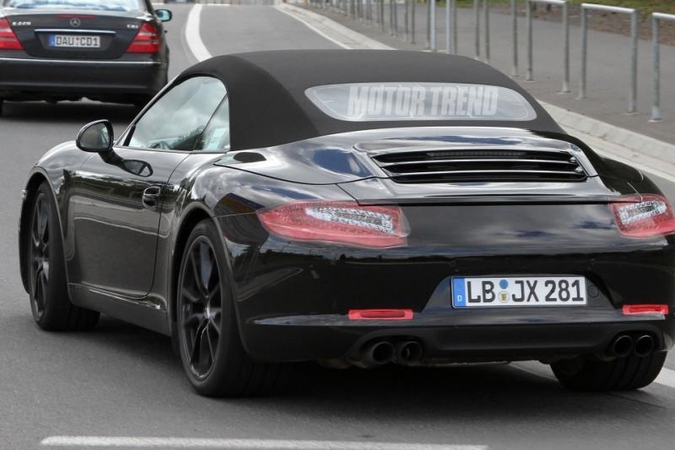 Fotošūvis: pusiau kieto stogo „Porsche 991 Carrera“