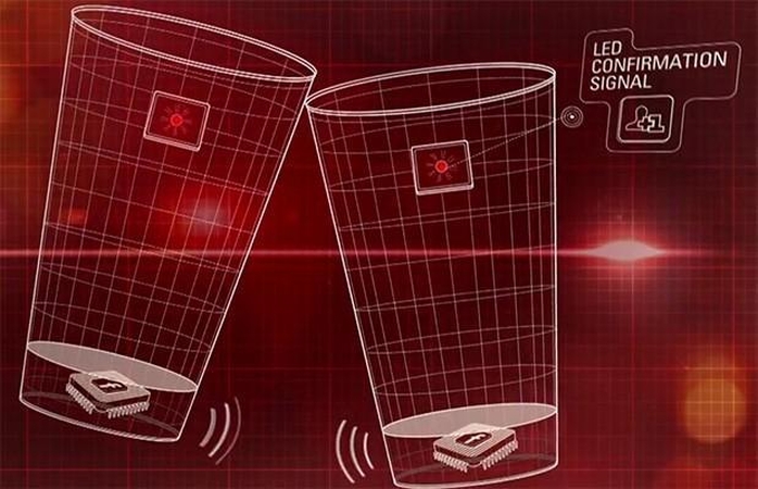 Atsargiai: į „Facebook“ draugus – vos po pirmojo tosto