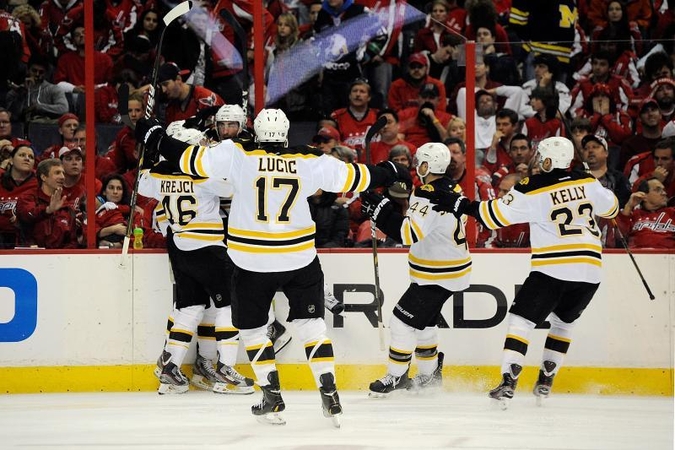 Titulą ginantys „Bruins“ išlygino serijos rezultatą