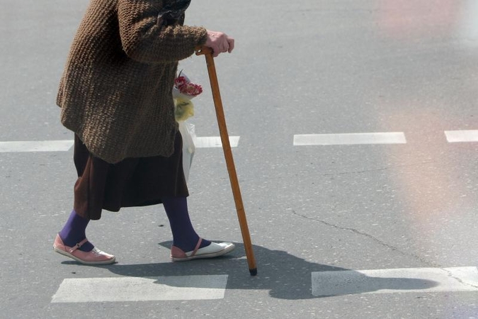 Plėšiko grobis – senolės rankinė su maldaknygėm ir 50 litų