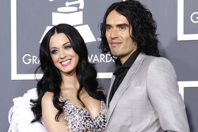 Skiriasi Katy Perry ir Russellas Brandas?
