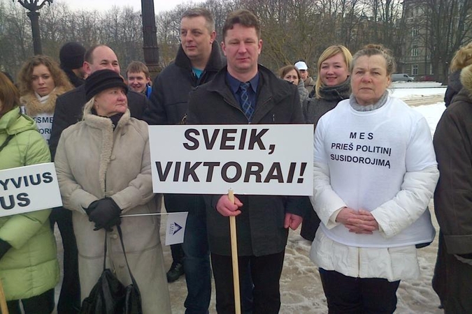 Prie Vilniaus teismo – Darbo partijos rėmėjų protestas (papildyta)