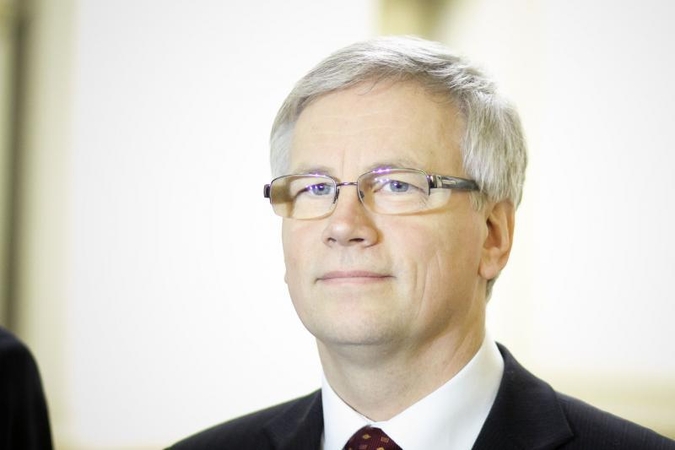 R. Šadžius – apie skolas, nepasitikėjimą socialiniu draudimu ir eurą