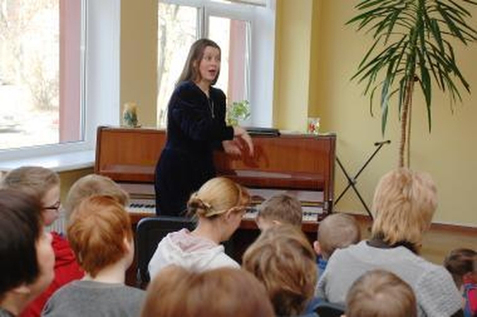 S.Trimakaitė dainuoja vaikams
