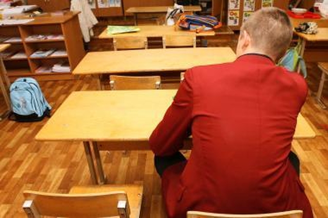 Moksleivis sulaužė penkiolikmečiui žandikaulį