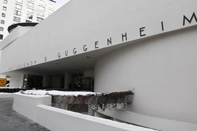 Guggenheimas kovoja su sunkmečiu