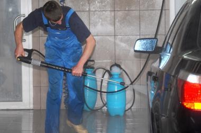 Po autoplovyklos iškaba - nelegali veikla