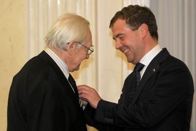 Kino režisieriui Andrzejui Wajdai D.Medvedevas įteikė ordiną