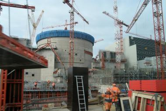 Rusija ir Baltarusija pasirašė susitarimą dėl atominės jėgainės statybos