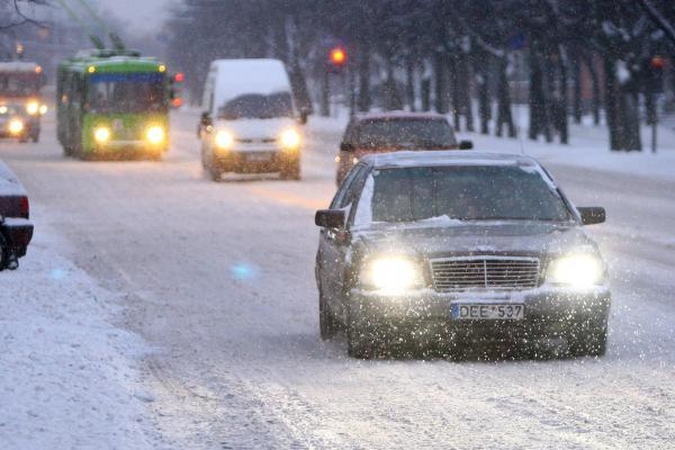 Siūloma įvesti mokymus eismo taisykles pažeidusiems pradedantiems vairuotojams