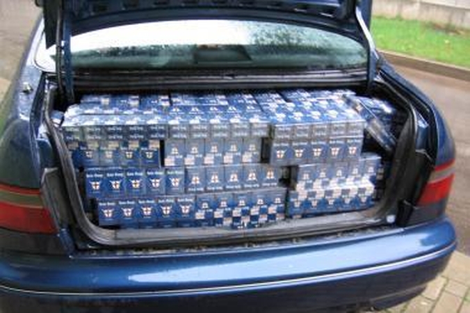 Automobilio bagažinėje — kontrabandinės cigaretės